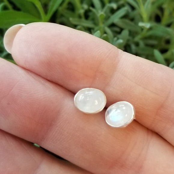 Oval rainbow moonstone earrings - Picture 3 of 6